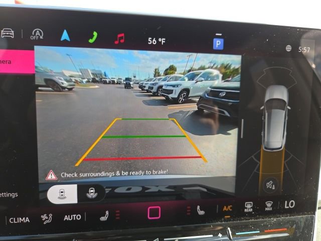 Used 2025 Volkswagen Tiguan SE AWD/4WD image 15
