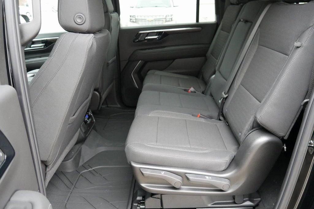 New 2026 Chevrolet Suburban LS image 25