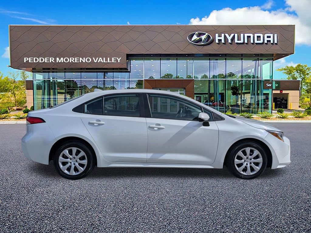 Used 2024 Toyota Corolla LE image 3