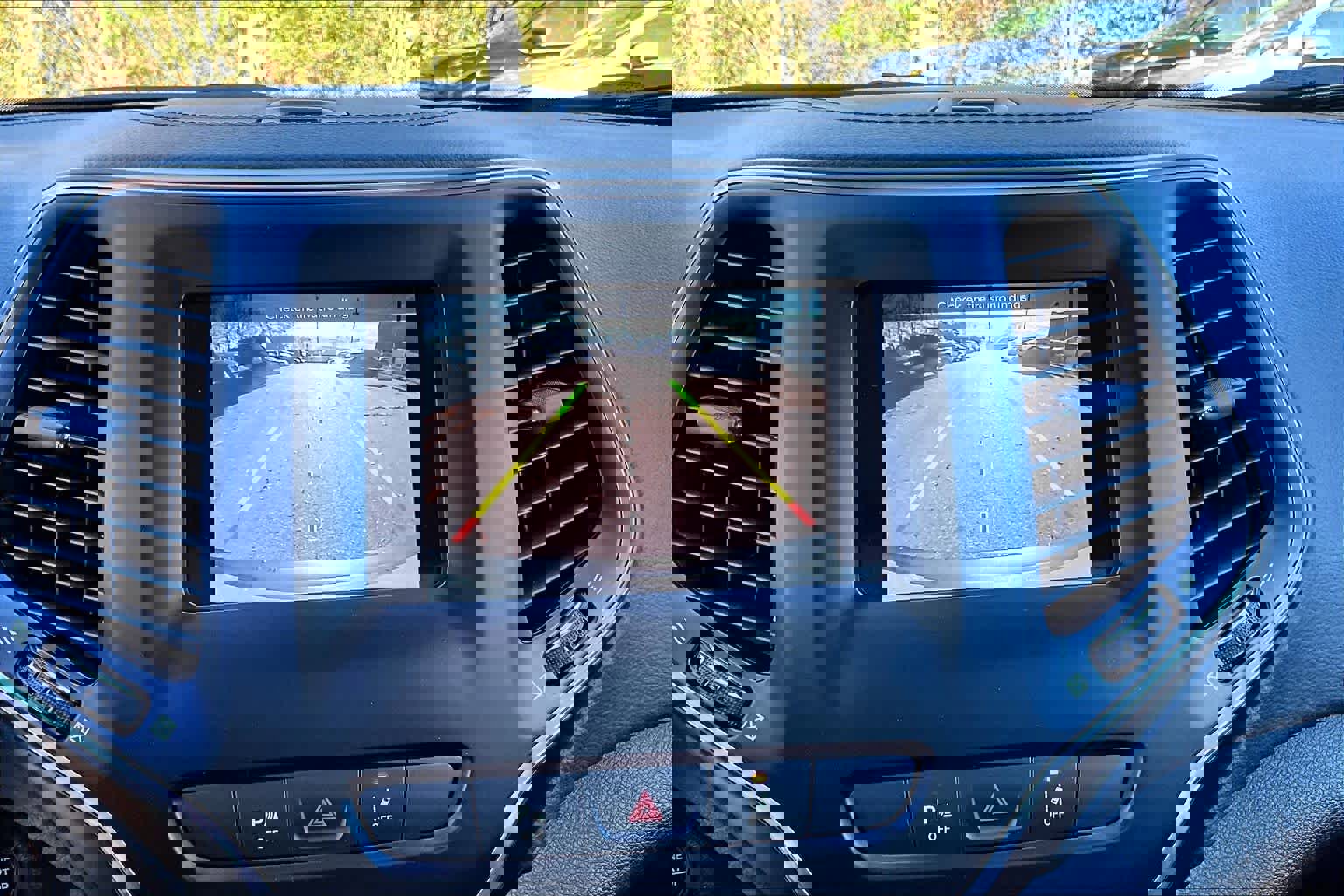 Used 2021 Jeep Cherokee Latitude Plus image 25