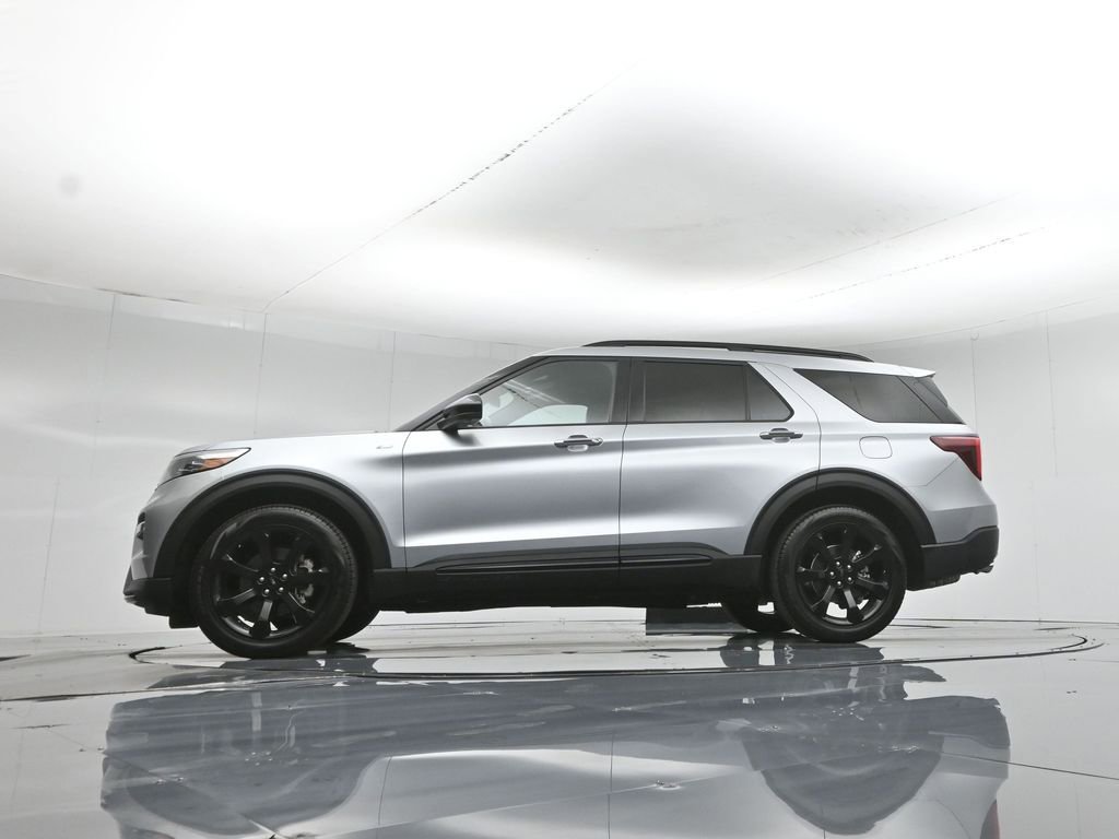 Used 2023 Ford Explorer ST-Line w/ Class IV Trailer Tow Package image 55