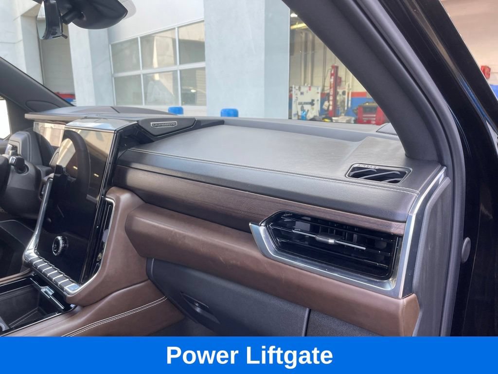 Used 2025 GMC Yukon XL Denali Ultimate AWD/4WD image 23