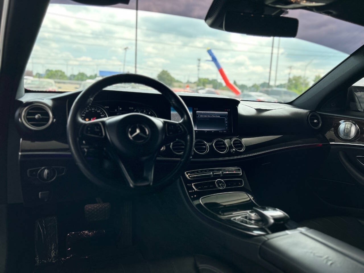 Used 2017 Mercedes-Benz E 300 4MATIC image 39