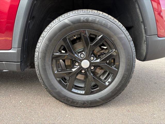 Certified 2023 Jeep Grand Cherokee Limited AWD/4WD image 11