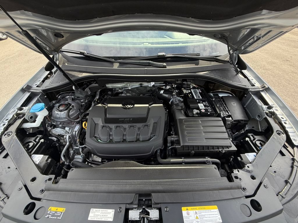 Used 2023 Volkswagen Tiguan SE R-Line FWD image 27