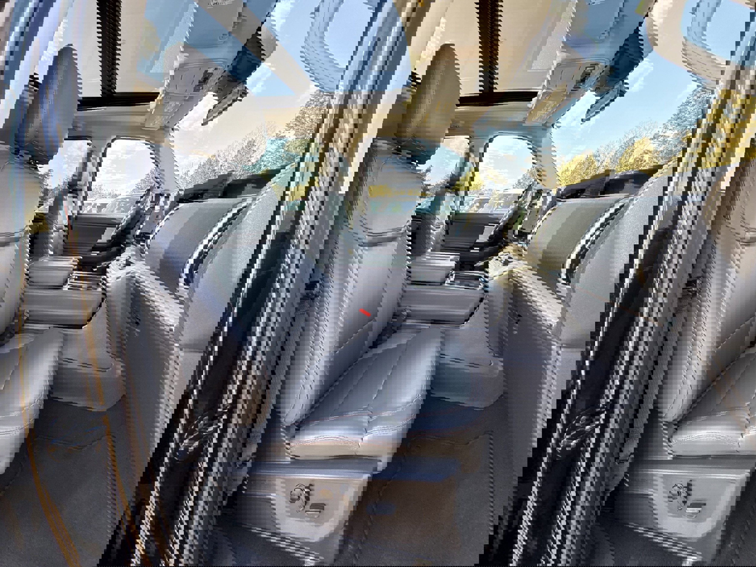 Used 2025 Ford Expedition Max Active image 12