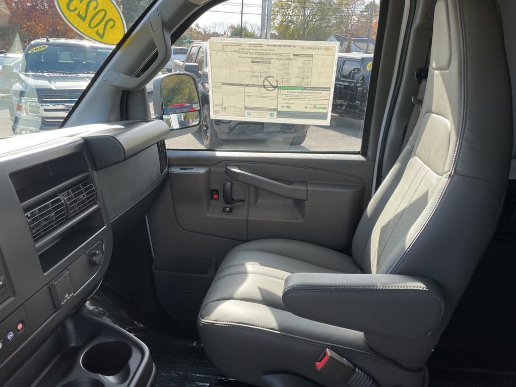 New 2025 Chevrolet Express 2500 Work Van image 17