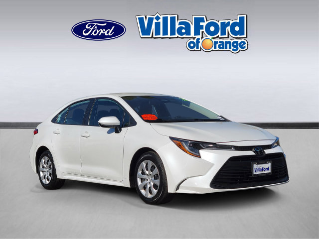 Used 2025 Toyota Corolla LE FWD image 1