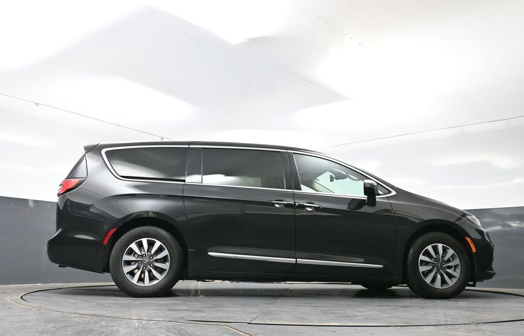 Used 2023 Chrysler Pacifica Limited FWD image 51