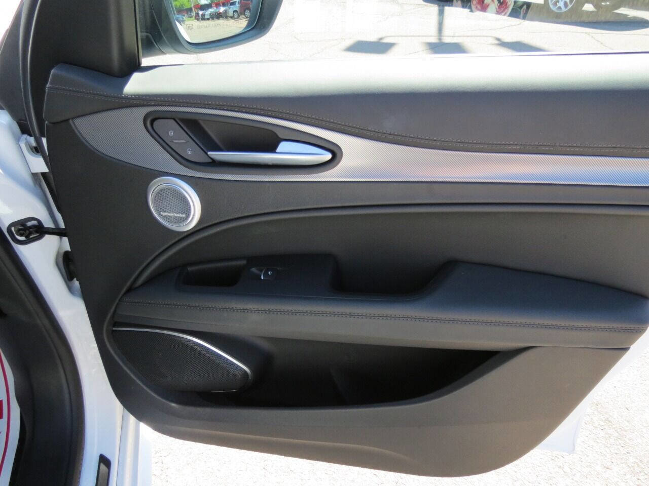 Used 2021 Alfa Romeo Stelvio Ti Sport image 28