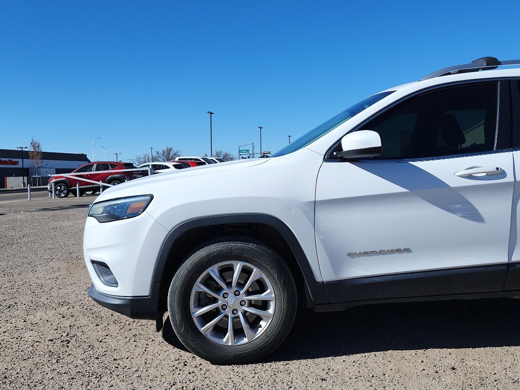 Used 2019 Jeep Cherokee Latitude w/ Popular Appearance Group image 10