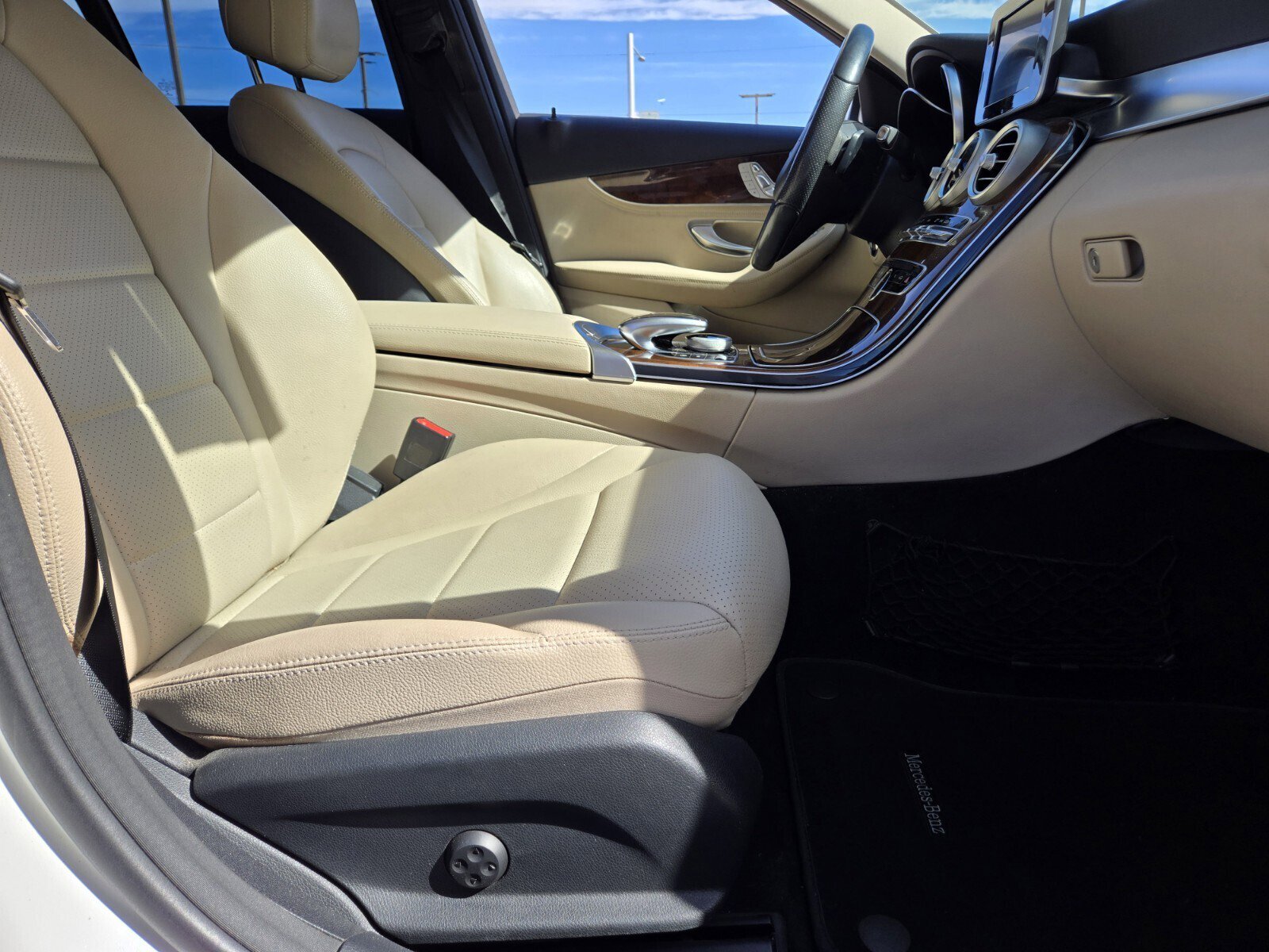 Used 2015 Mercedes-Benz C 300 4MATIC Sedan image 12