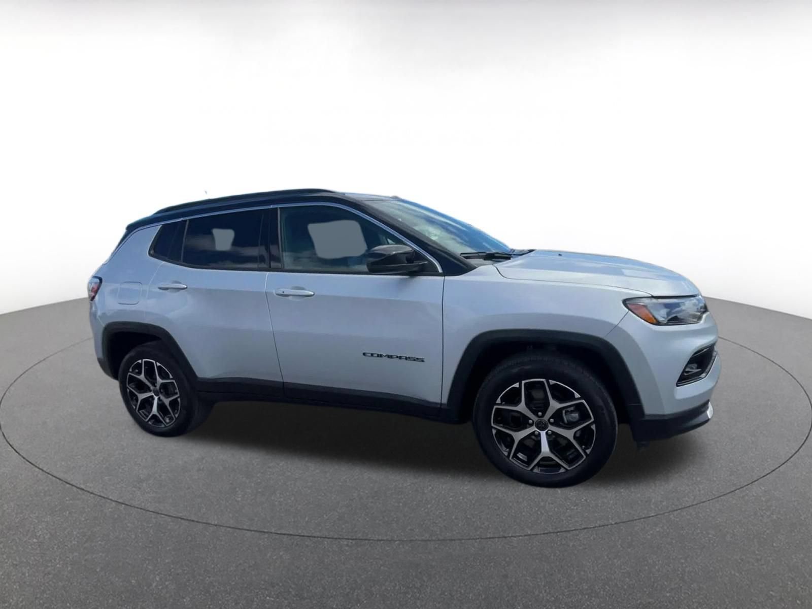 Used 2025 Jeep Compass Limited AWD/4WD image 2