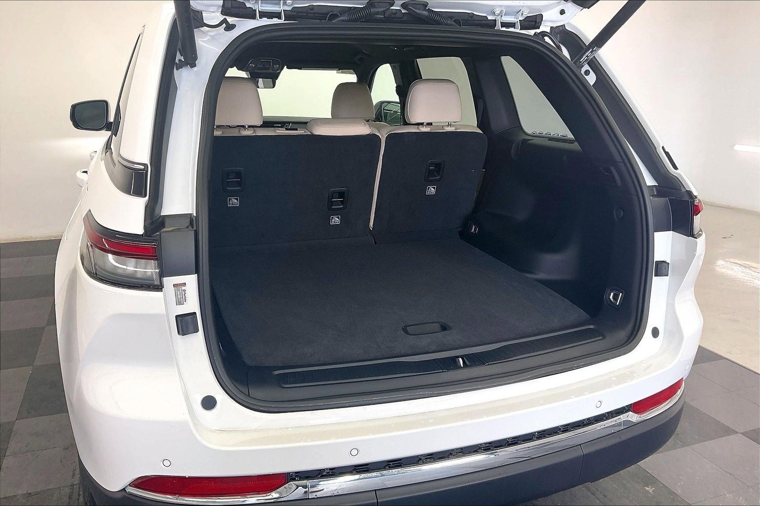 New 2025 Jeep Grand Cherokee Limited AWD/4WD image 11