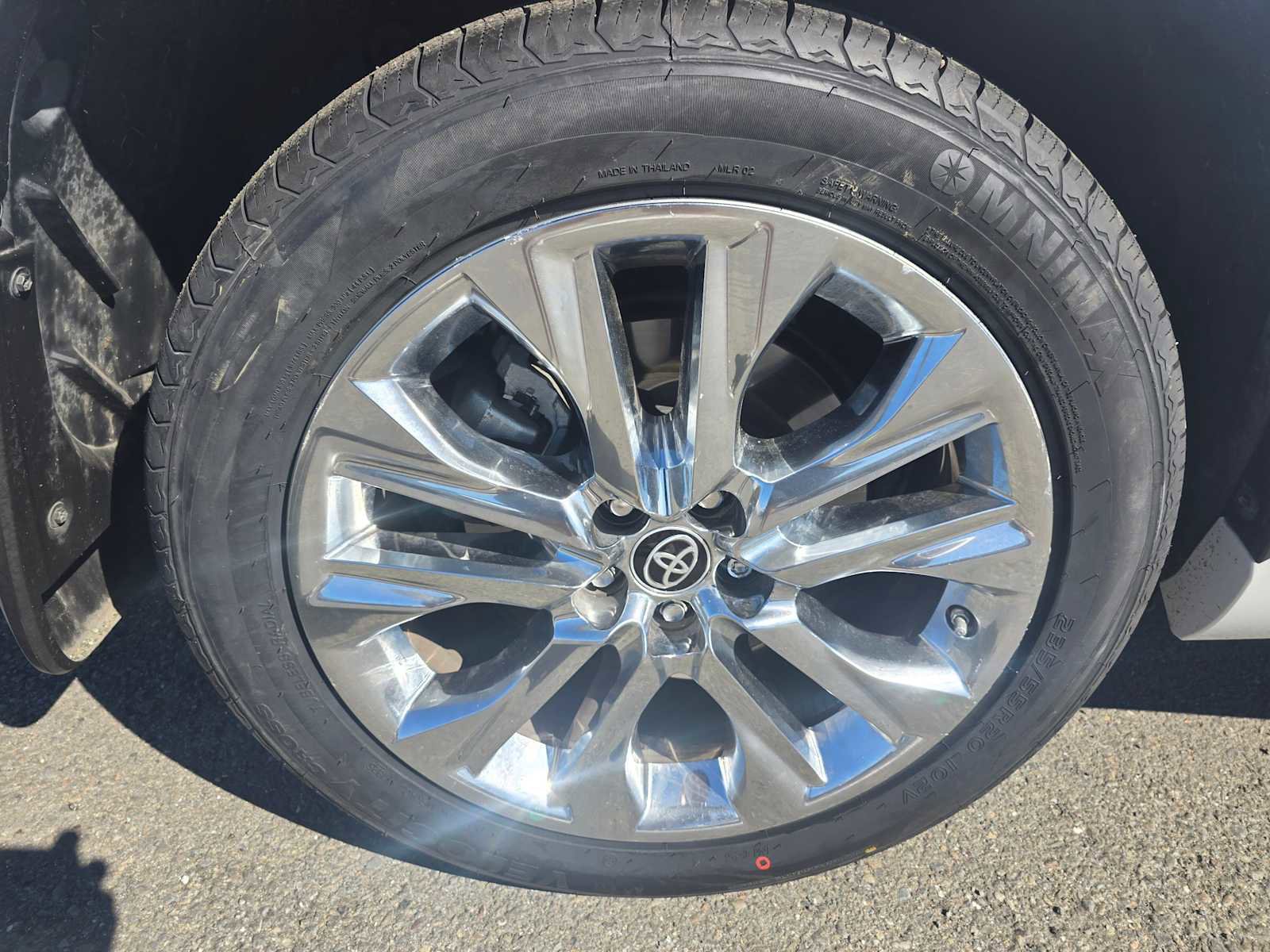 Used 2023 Toyota Highlander Limited image 9