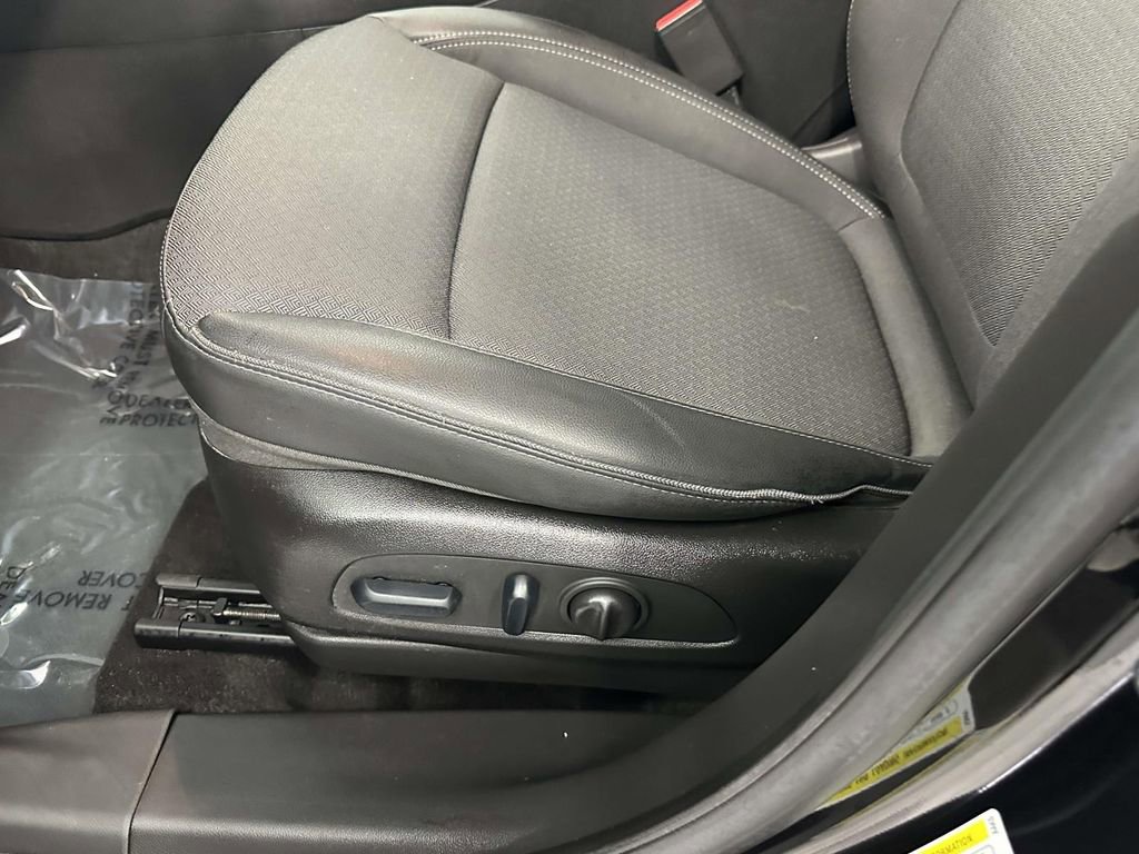 Certified 2023 Buick Encore GX Preferred w/ Cold Weather Comfort Package image 19