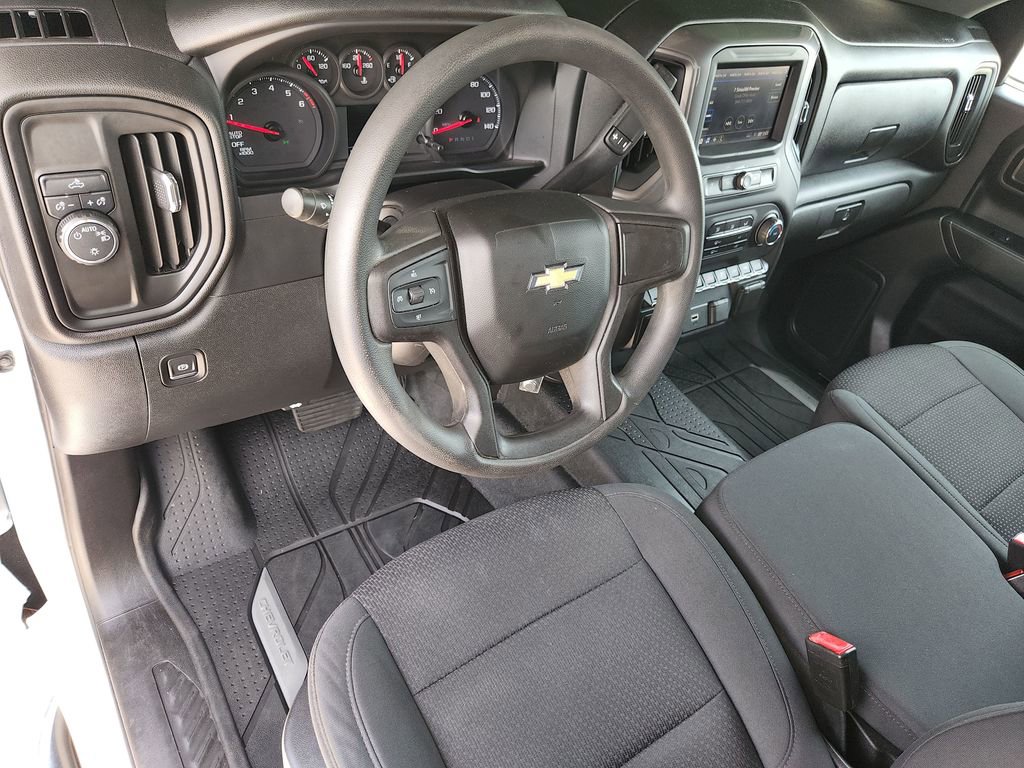 Used 2020 Chevrolet Silverado 1500 Custom w/ Custom Value Package image 11