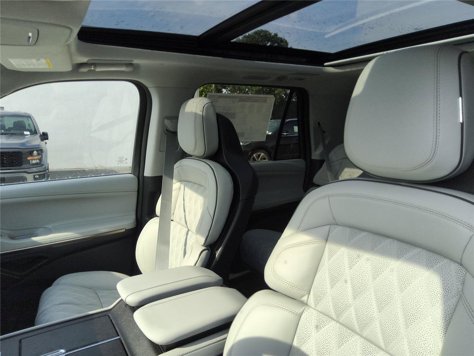 New 2027 Lincoln Navigator Black Label AWD/4WD image 14