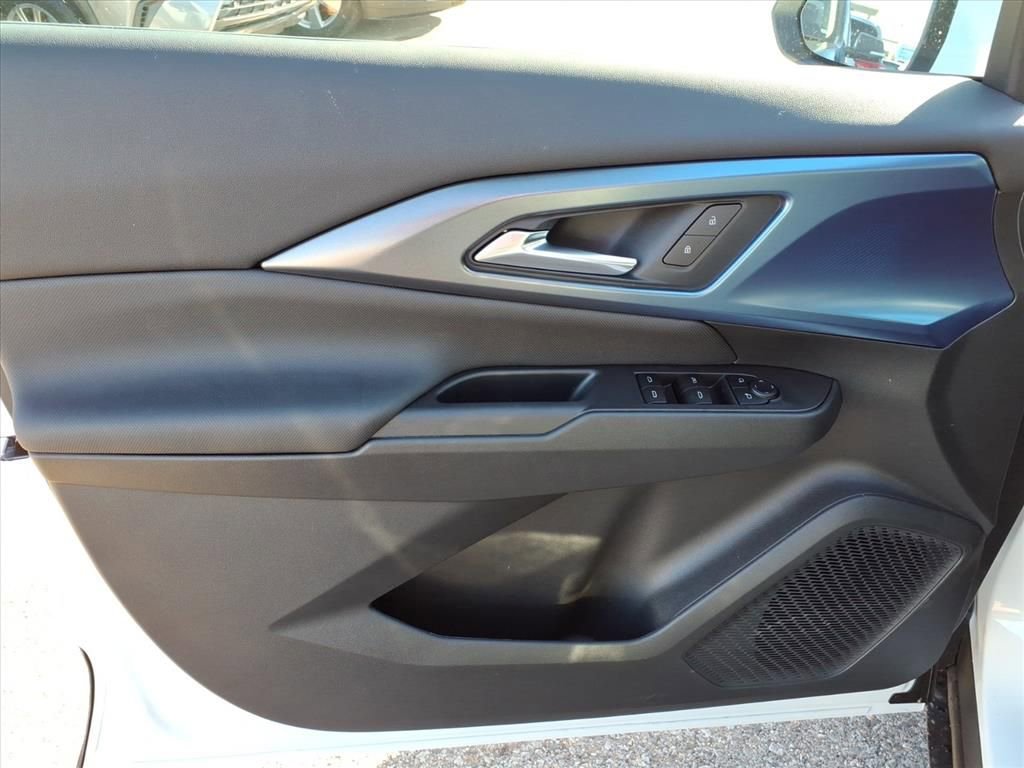 New 2026 Chevrolet Equinox EV LT image 12