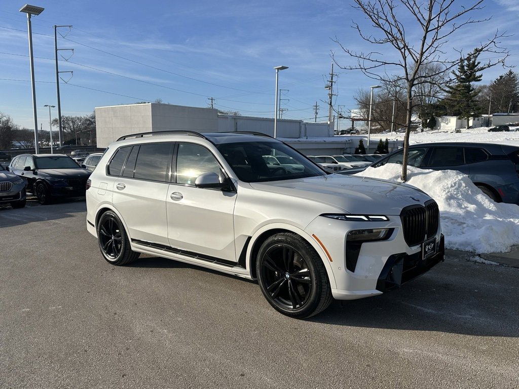 Used 2024 BMW X7 xDrive40i w/ Executive Package image 16