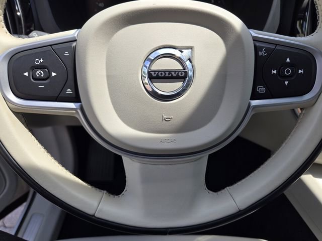 Used 2021 Volvo XC60 T5 Momentum image 27