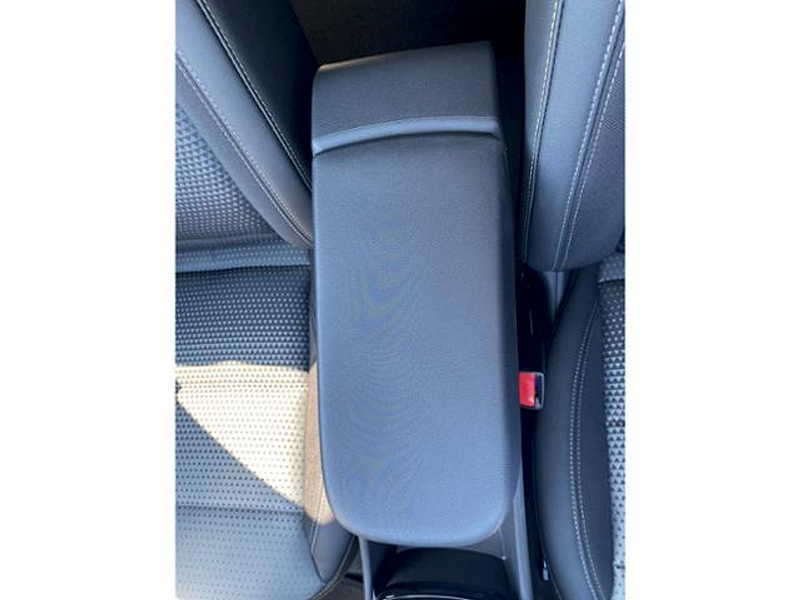 New 2026 Chevrolet Trax LT w/ Sunroof Package image 32