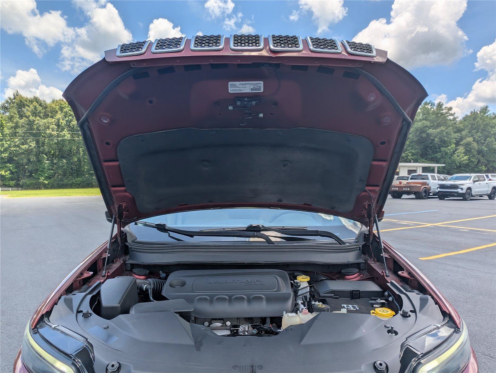 Used 2019 Jeep Cherokee Latitude w/ Popular Appearance Group FWD image 33