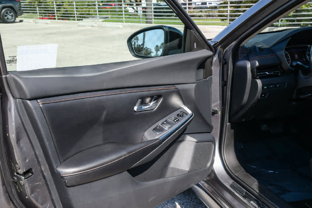 Used 2022 Nissan Sentra SR w/ Lighting Package FWD image 26