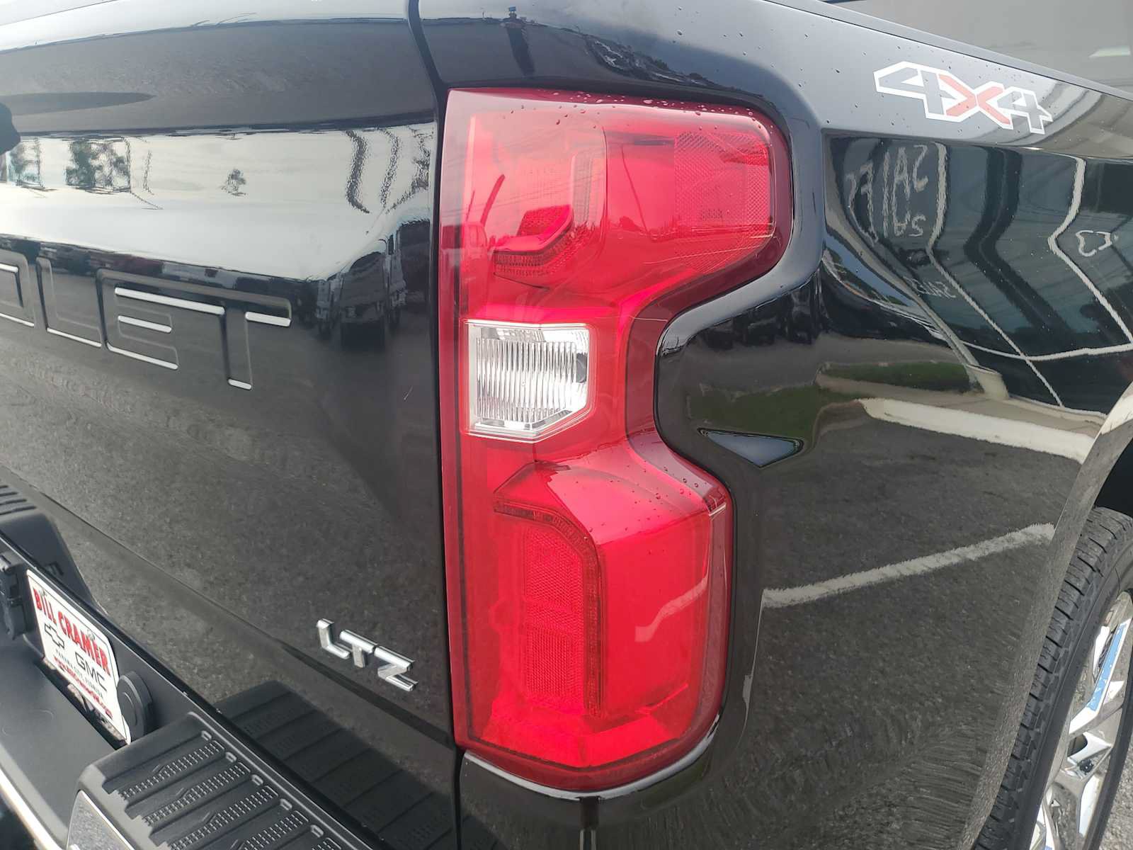 Used 2023 Chevrolet Silverado 1500 LTZ w/ LTZ Convenience Package II AWD/4WD image 7