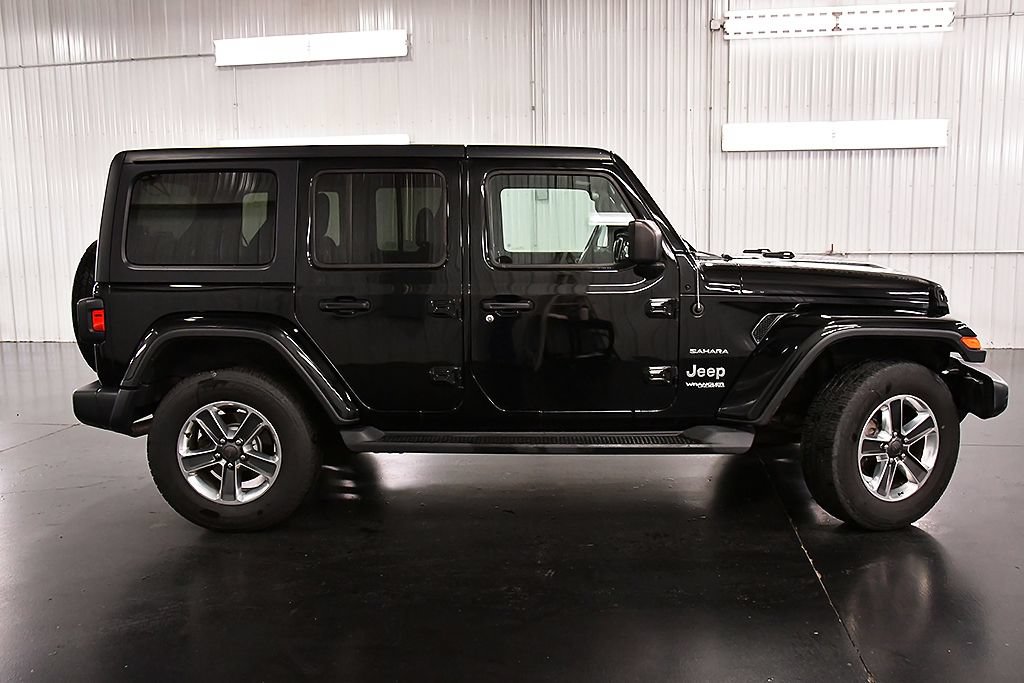 Used 2019 Jeep Wrangler Unlimited Sahara AWD/4WD image 8