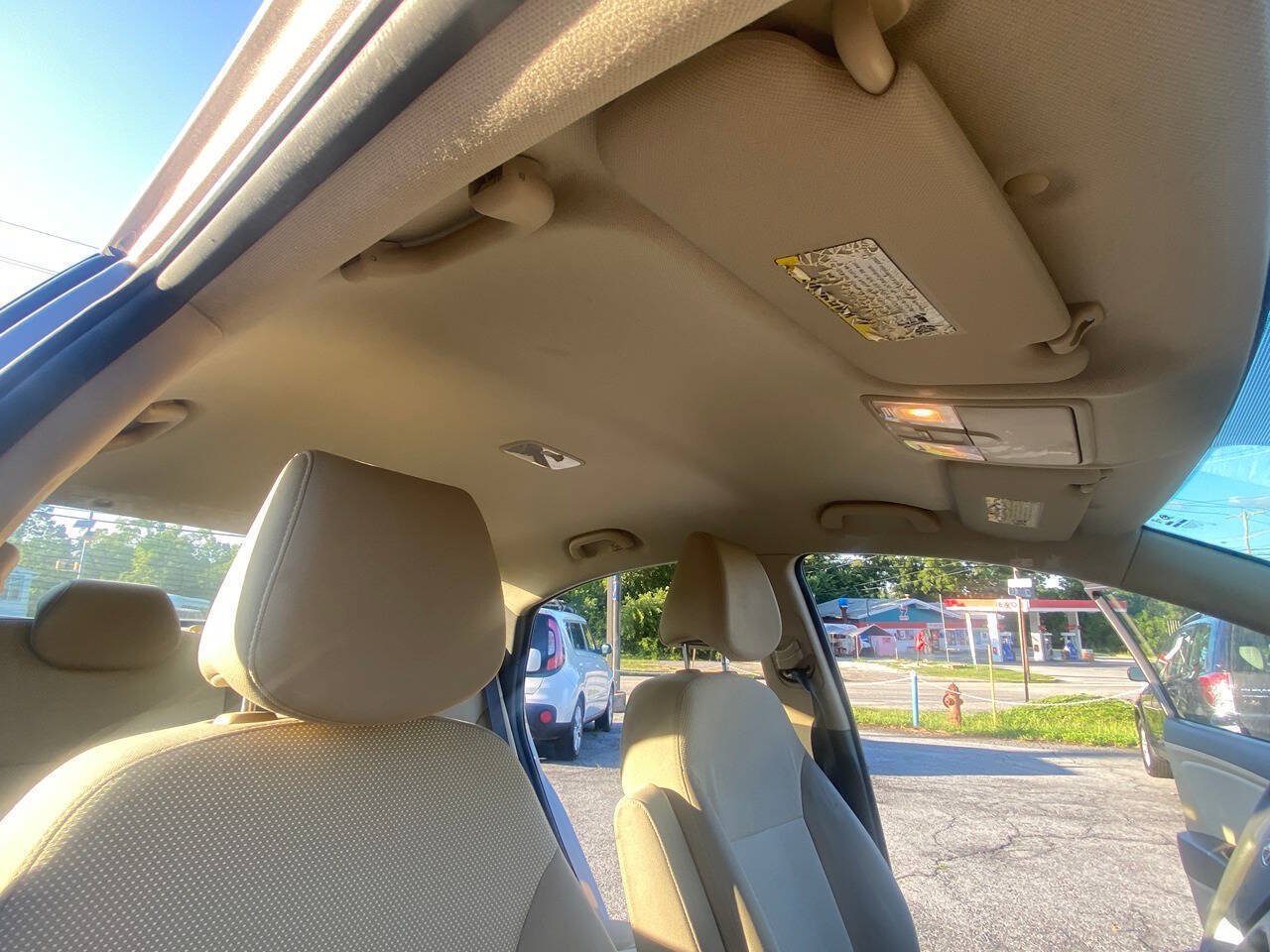 Used 2014 Hyundai Accent GLS FWD image 32