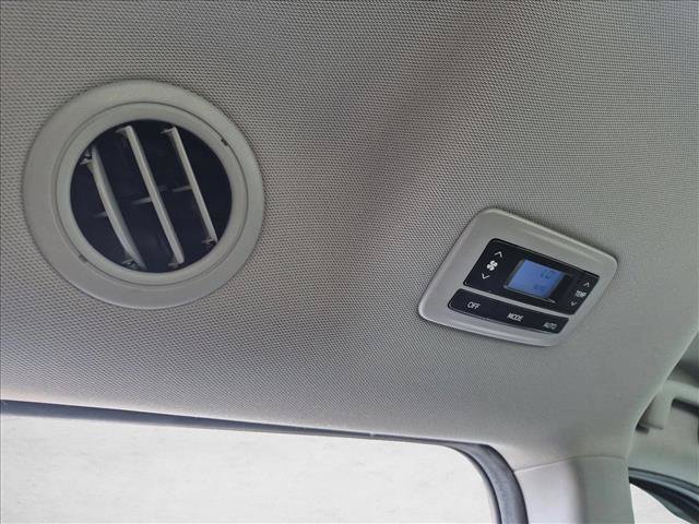 Used 2020 Toyota Sienna SE w/ SE Preferred Package FWD image 19