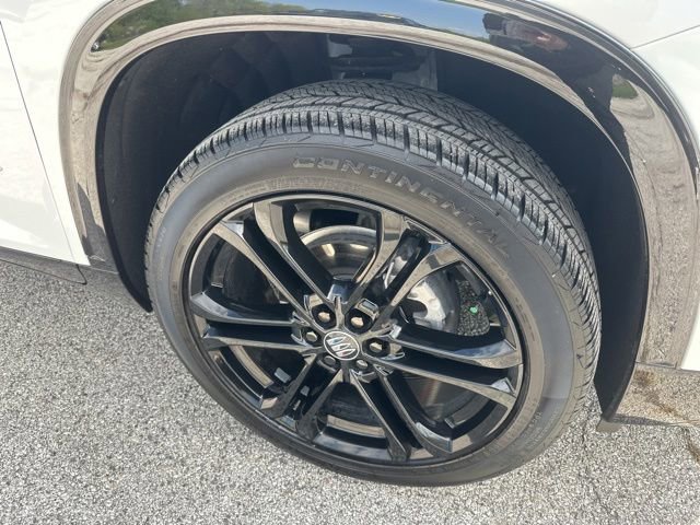 Used 2025 Buick Enclave Sport Touring w/ Power Package AWD/4WD image 13