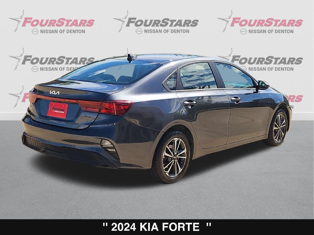 Used 2024 Kia Forte LXS FWD image 4