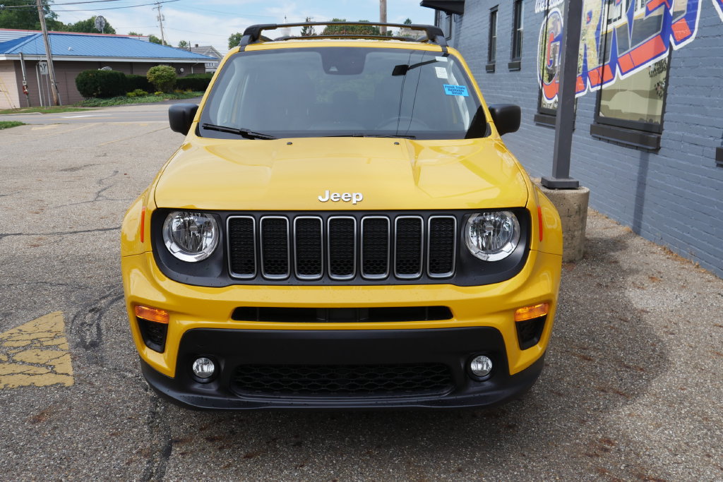 Used 2023 Jeep Renegade Latitude w/ Premium Group AWD/4WD image 23