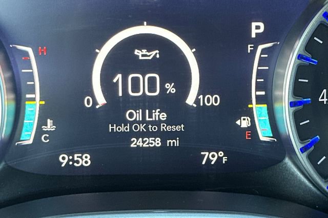 Used 2025 Chrysler Pacifica Select image 28