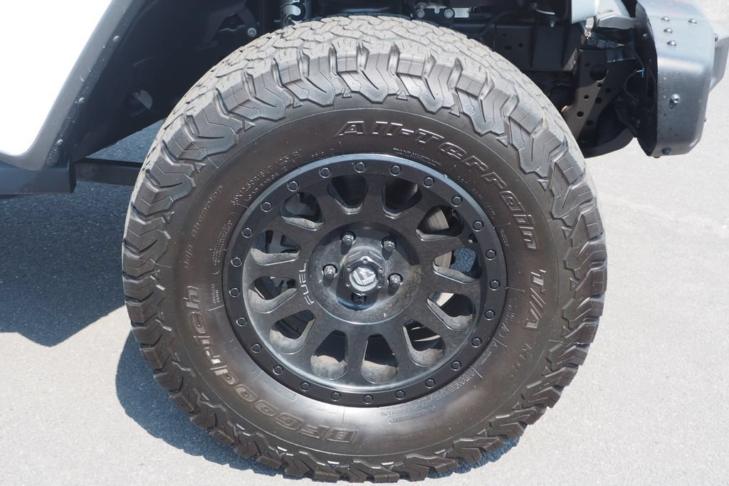 Used 2021 Jeep Gladiator Rubicon AWD/4WD image 10