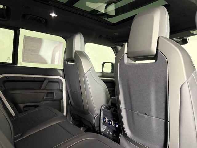 New 2026 Land Rover Defender 110 OCTA AWD/4WD image 30