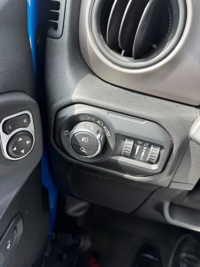 Used 2020 Jeep Gladiator Sport w/ Quick Order Package 24S image 15