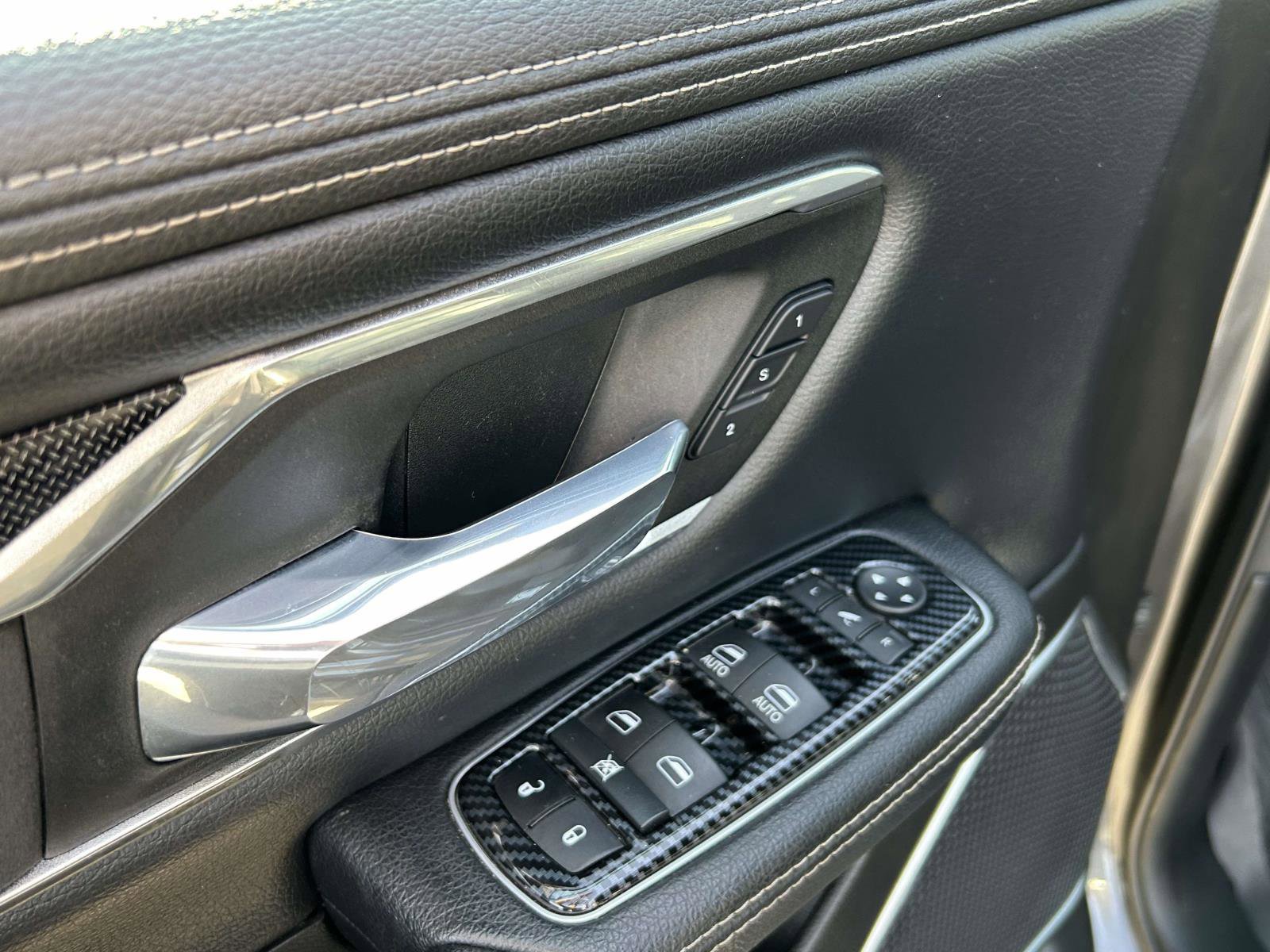 Used 2022 RAM 1500 Laramie w/ Sport Appearance Package image 18