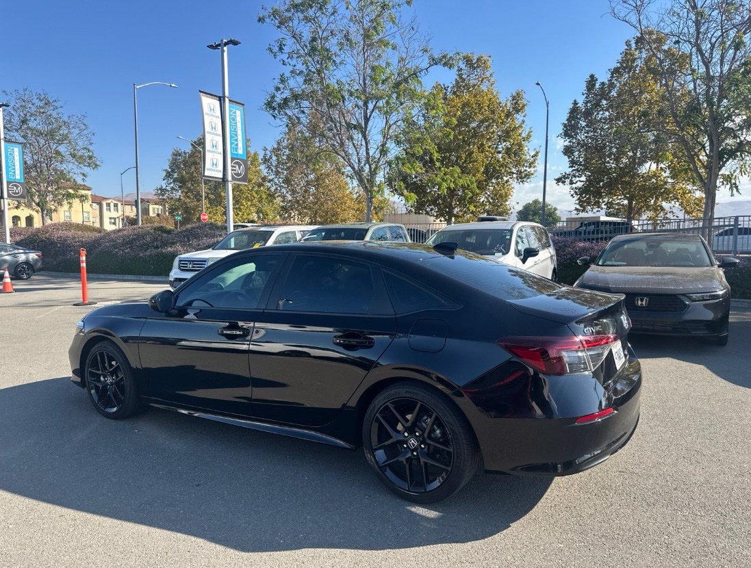Used 2025 Honda Civic Sport image 4