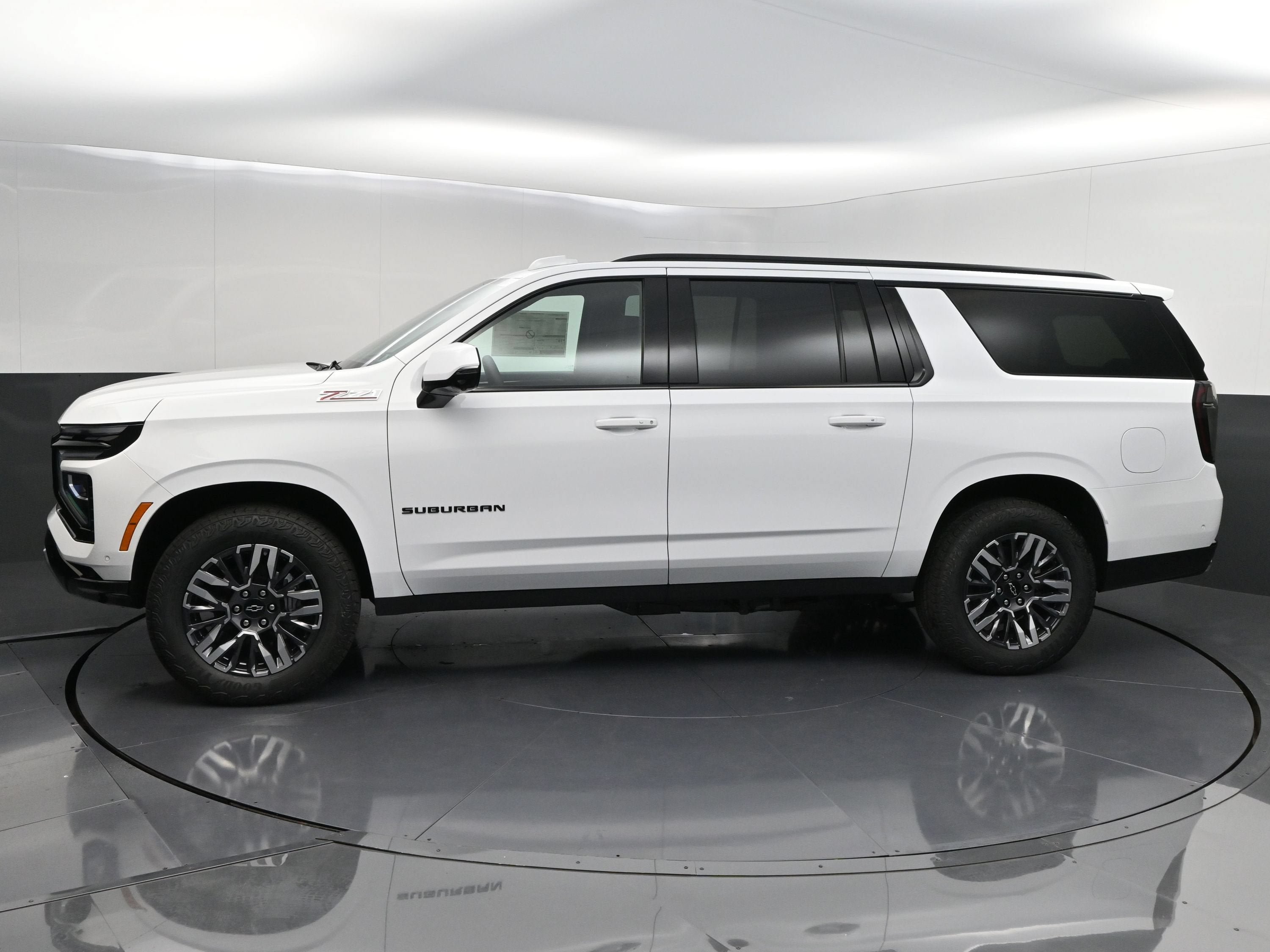 New 2026 Chevrolet Suburban Z71 w/ Z71 Off-Road Package AWD/4WD image 4