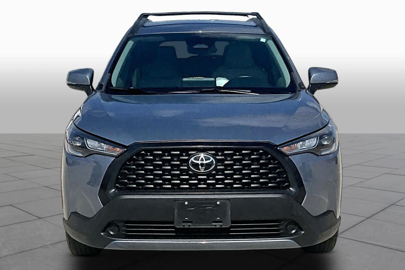 Used 2023 Toyota Corolla Cross LE FWD image 3