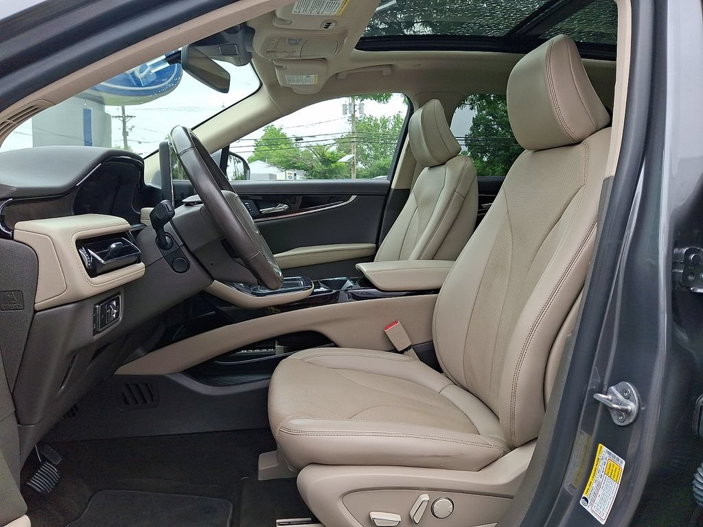 Used 2023 Lincoln Nautilus Reserve AWD/4WD image 17
