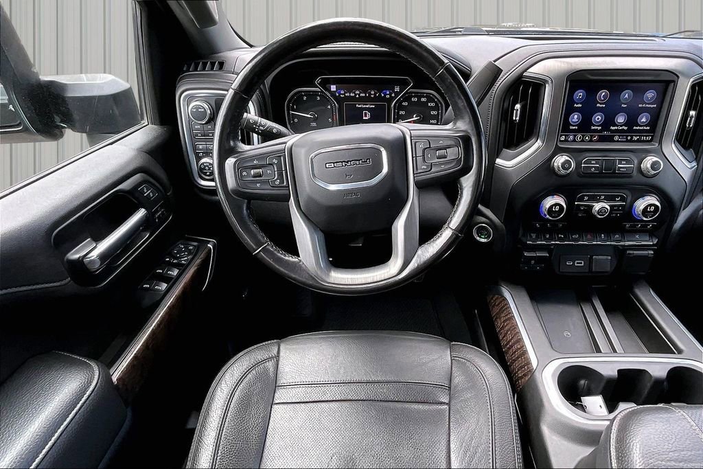 Used 2022 GMC Sierra 3500 Denali image 2