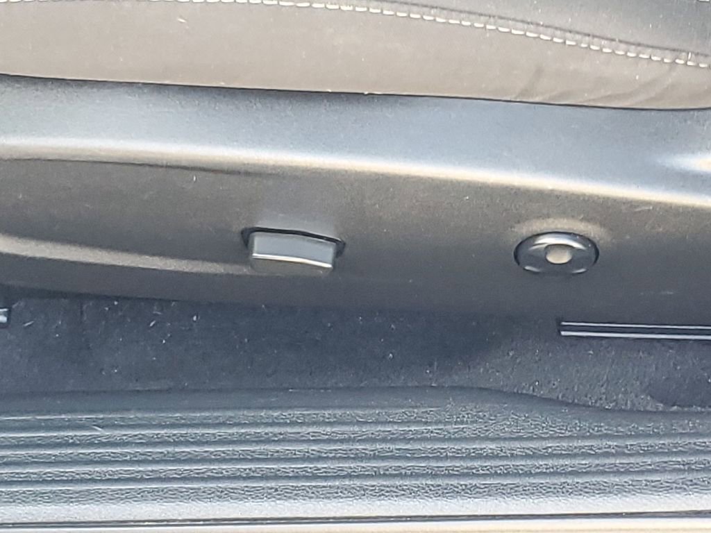 Used 2021 Dodge Challenger SXT image 29