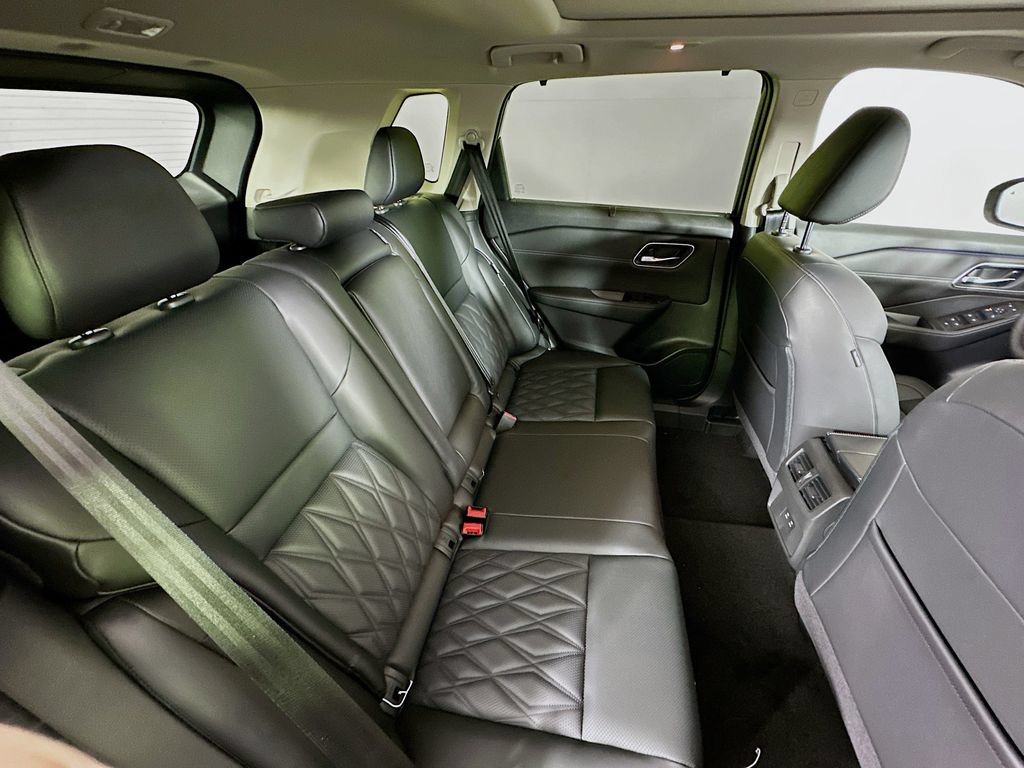 New 2026 Nissan Rogue Platinum AWD/4WD image 35