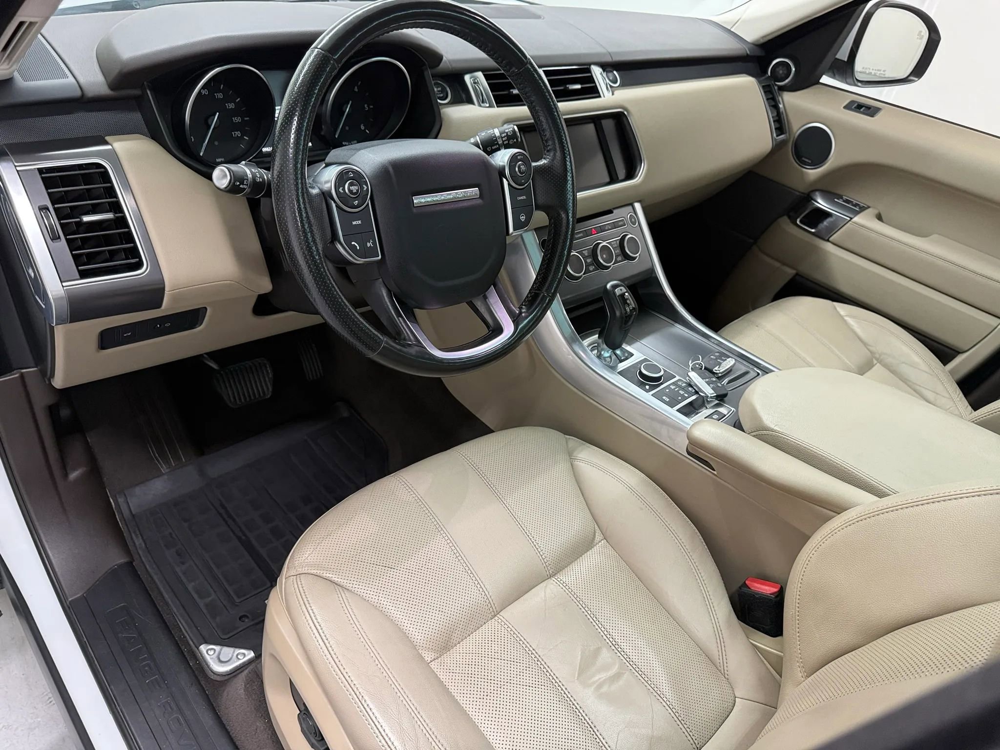 Used 2016 Land Rover Range Rover Sport SE image 9