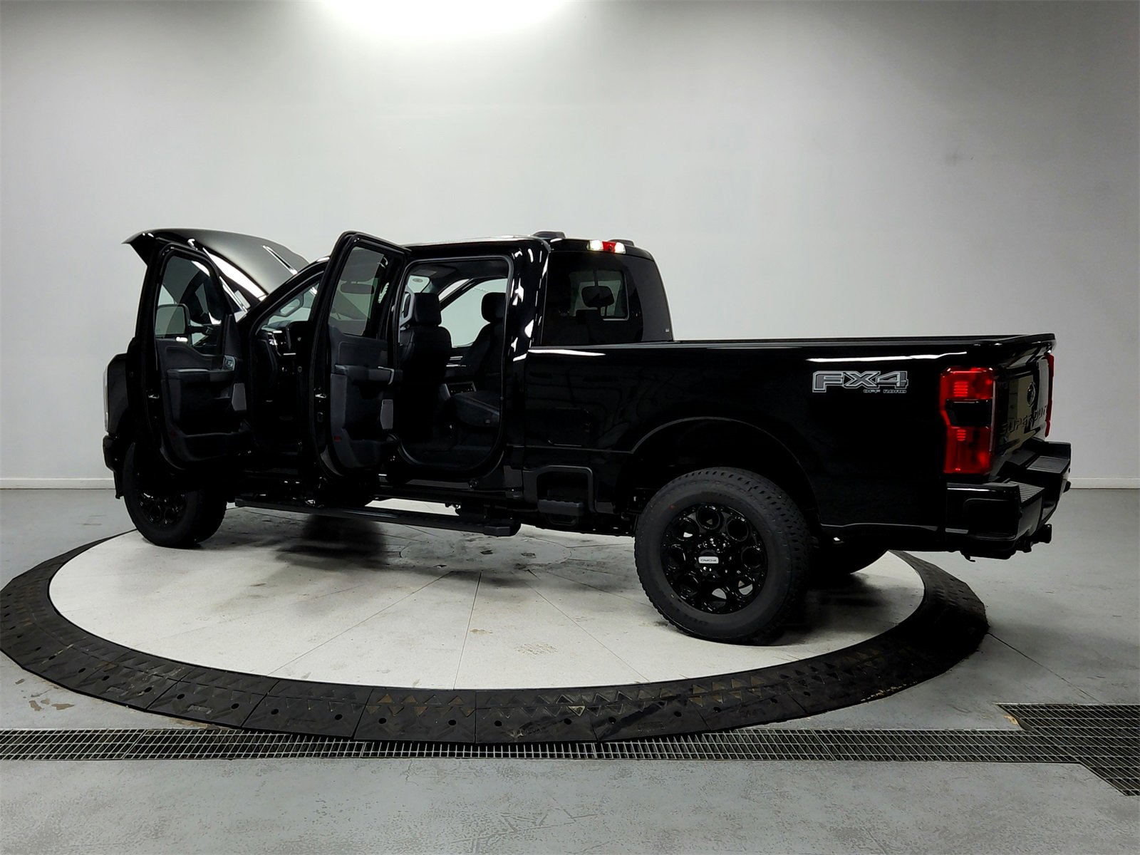 New 2026 Ford F250 Lariat w/ Black Appearance Package image 13