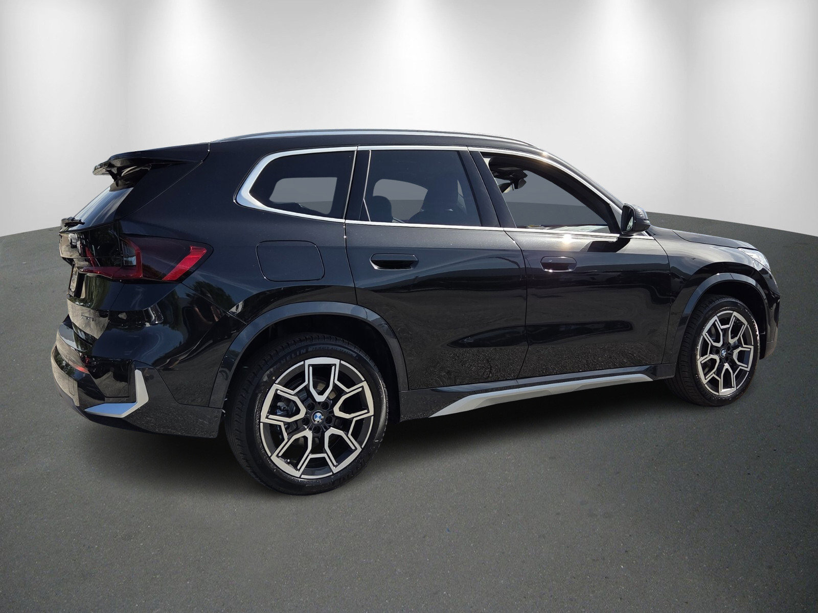 New 2026 BMW X1 xDrive28i w/ Technology Package AWD/4WD image 7